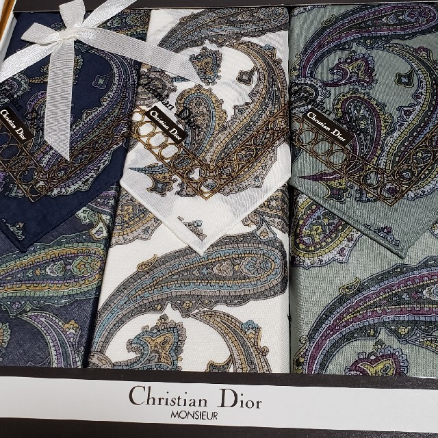 クリスチャン・ディオールメンズハンカチーフ3枚 メンズのファッション小物(ハンカチ/ポケットチーフ)の商品写真