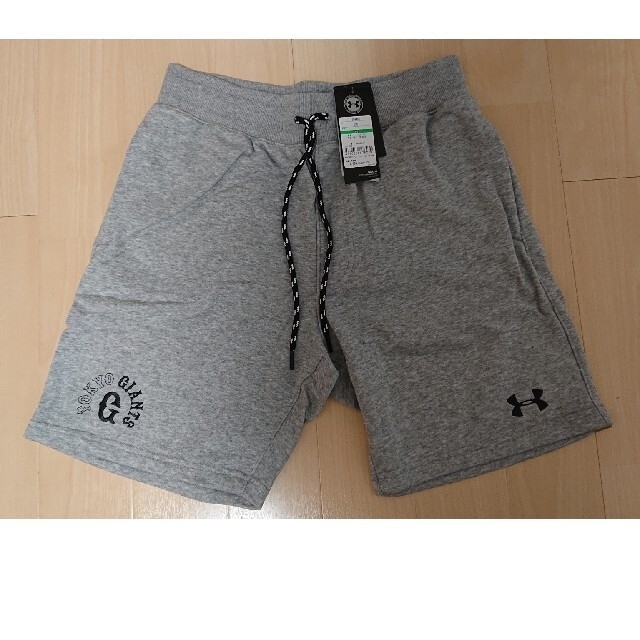 UNDER ARMOUR(アンダーアーマー)のアンダーアーマー ハーフパンツ 新品 値下げ スポーツ/アウトドアのトレーニング/エクササイズ(トレーニング用品)の商品写真