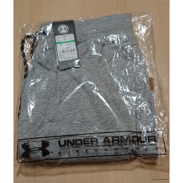 UNDER ARMOUR(アンダーアーマー)のアンダーアーマー ハーフパンツ 新品 値下げ スポーツ/アウトドアのトレーニング/エクササイズ(トレーニング用品)の商品写真