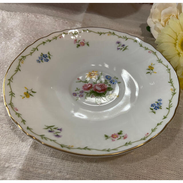 Noritake(ノリタケ)のカップ&ソーサー3客セット ノリタケ(Nitto FINE CHINA) インテリア/住まい/日用品のキッチン/食器(食器)の商品写真