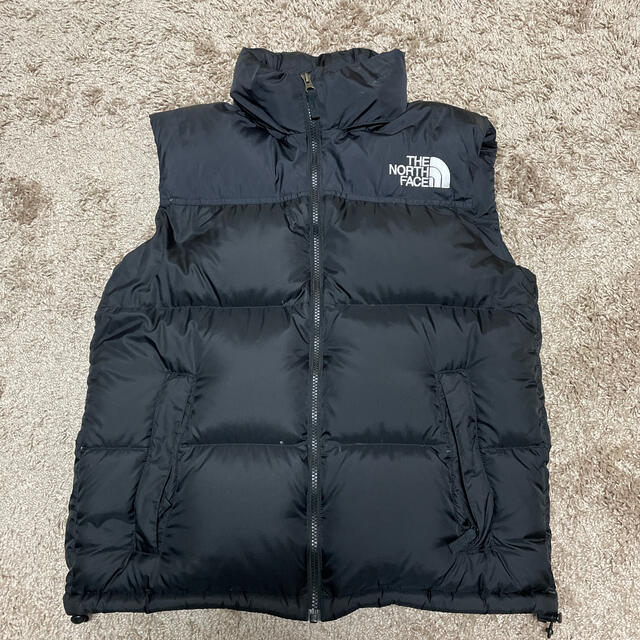 THE NORTH FACE(ザノースフェイス)のTHE NORTH FACE Nuptse Vest 黒色 Lサイズ メンズのジャケット/アウター(ダウンベスト)の商品写真