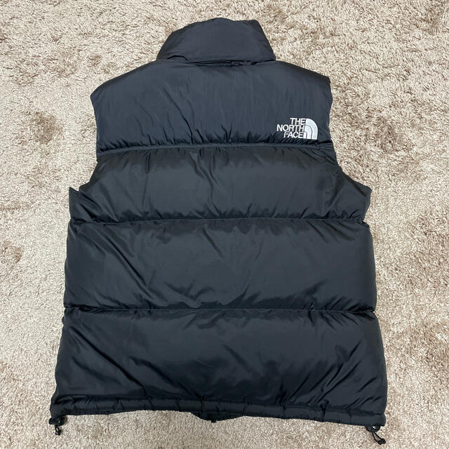 THE NORTH FACE(ザノースフェイス)のTHE NORTH FACE Nuptse Vest 黒色 Lサイズ メンズのジャケット/アウター(ダウンベスト)の商品写真