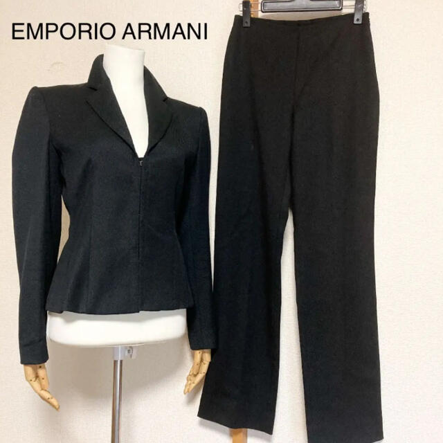 Emporio Armani(エンポリオアルマーニ)のエンポリオアルマーニ　パンツスーツ　ブラック レディースのフォーマル/ドレス(スーツ)の商品写真