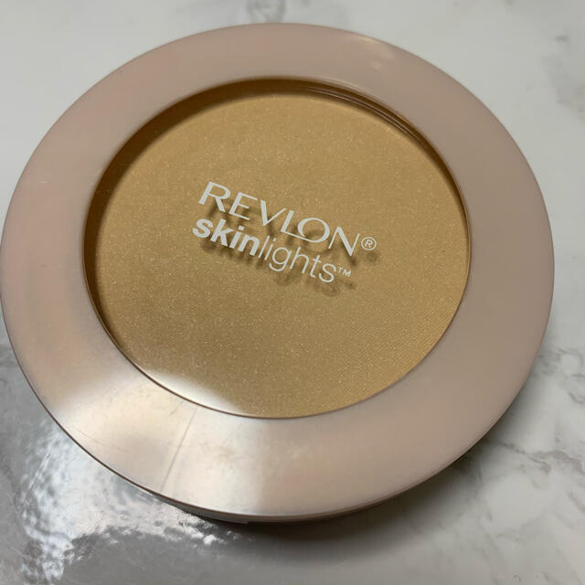 REVLON(レブロン)のレブロン　スキンライトパウダー  101 ライトベージュ  コスメ/美容のベースメイク/化粧品(フェイスパウダー)の商品写真