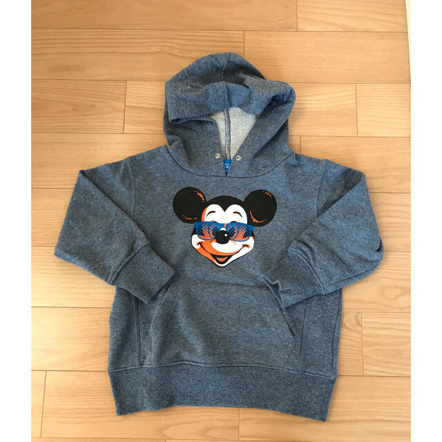 Disney(ディズニー)のDisney ミッキーパーカー キッズ/ベビー/マタニティのキッズ服男の子用(90cm~)(ジャケット/上着)の商品写真