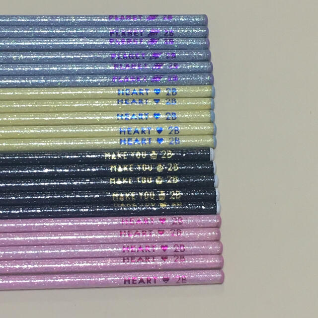 えんぴつ③-10グレー　鉛筆2B ２０本セット　グリッター　キラキラ ハンドメイドの文具/ステーショナリー(その他)の商品写真