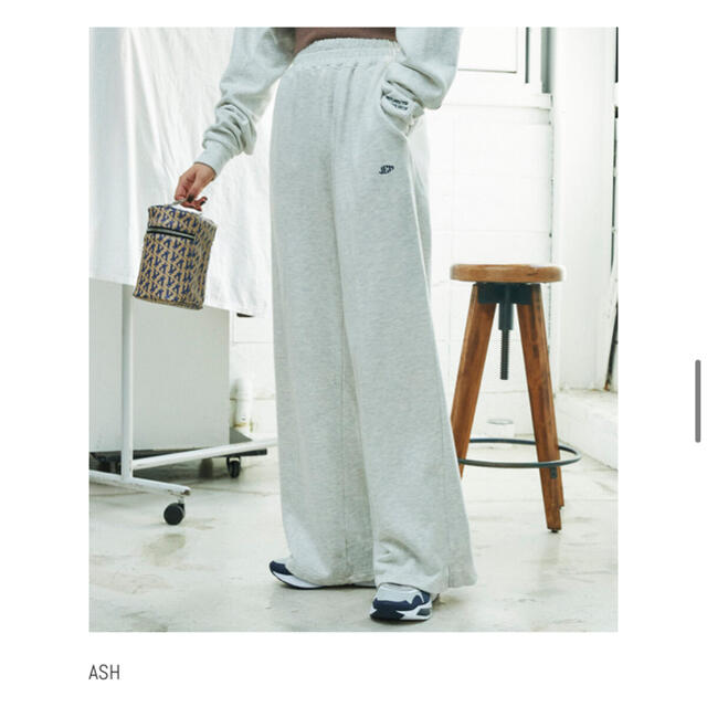 juemi   EMB Crease Wide Sweat Pants