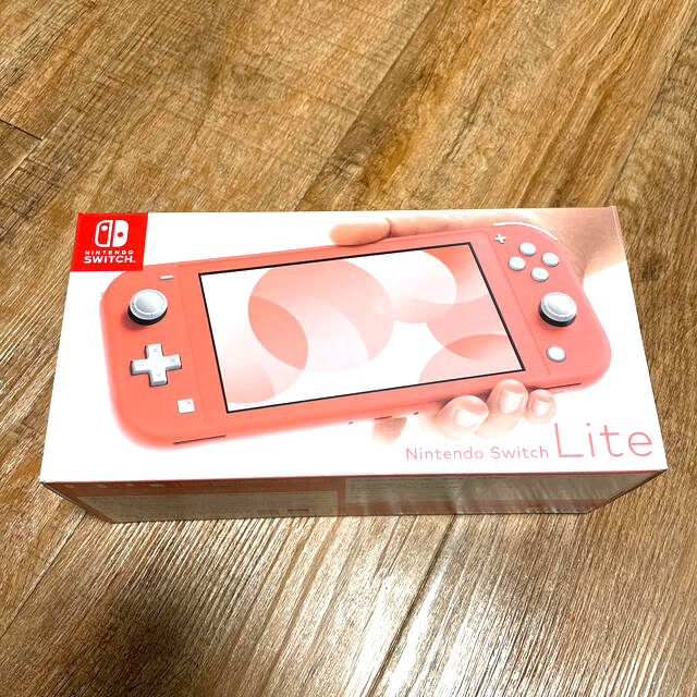 Nintendo Switch(ニンテンドースイッチ)のSwitch Lite コーラル 新品未使用  エンタメ/ホビーのゲームソフト/ゲーム機本体(携帯用ゲーム機本体)の商品写真