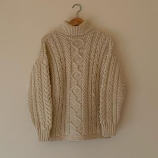 インバーアラン(INVERALLAN)のイギリス製 Guernsey WOOLLENS タートルネックケーブルニット(ニット/セーター)