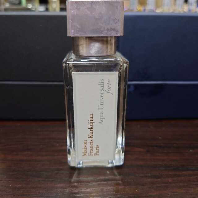 Maison Francis Kurkdjian(メゾンフランシスクルジャン)のメゾンフランシスクルジャン アクアユニヴェルサリス フォルテ 35ml コスメ/美容の香水(ユニセックス)の商品写真