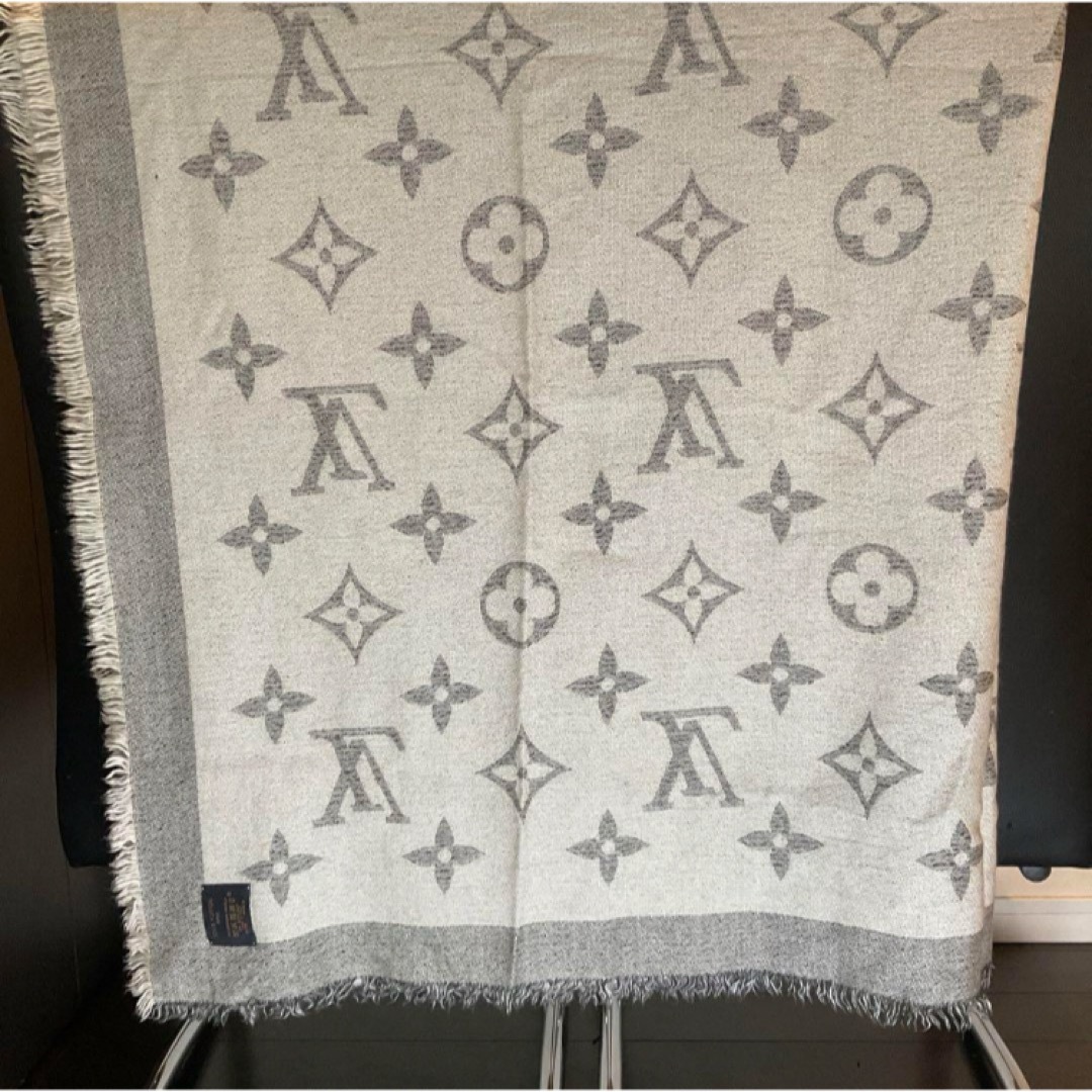 LOUIS VUITTON(ルイヴィトン)の超貴重ルイヴィトン カシミヤマフラー美品  louis vuitton ショール レディースのファッション小物(マフラー/ショール)の商品写真