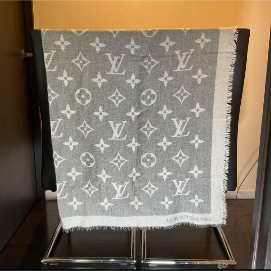 LOUIS VUITTON(ルイヴィトン)の超貴重ルイヴィトン カシミヤマフラー美品  louis vuitton ショール レディースのファッション小物(マフラー/ショール)の商品写真