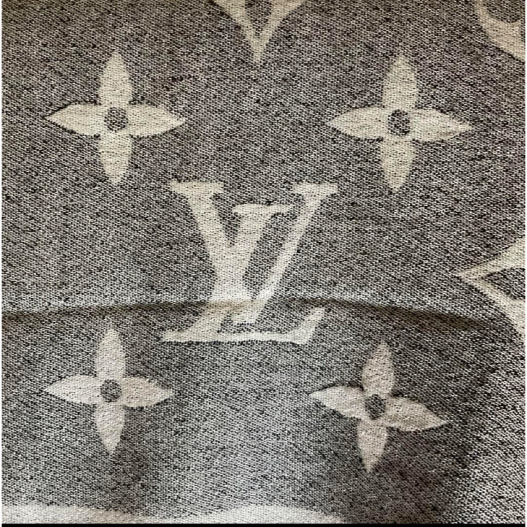 LOUIS VUITTON(ルイヴィトン)の超貴重ルイヴィトン カシミヤマフラー美品  louis vuitton ショール レディースのファッション小物(マフラー/ショール)の商品写真