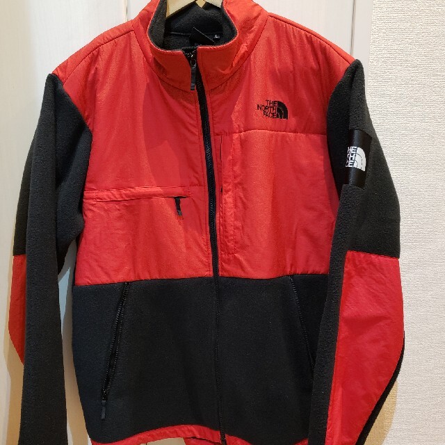 THE NORTH FACE(ザノースフェイス)のnorth face denali jacket デナリ 新品 レッド L メンズのジャケット/アウター(ブルゾン)の商品写真