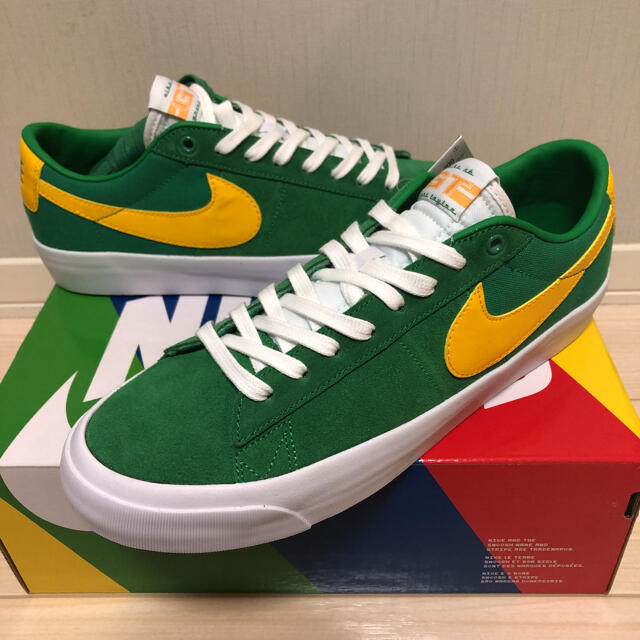 NIKE(ナイキ)の【送料込み★】NIKE SB ZOOM BLAZER LOW GT 28.5㎝ メンズの靴/シューズ(スニーカー)の商品写真