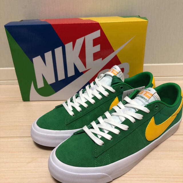 NIKE(ナイキ)の【送料込み★】NIKE SB ZOOM BLAZER LOW GT 28.5㎝ メンズの靴/シューズ(スニーカー)の商品写真