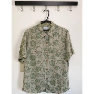 ステューシー(STUSSY)の【売り出し‼️】美品 ステューシー 柄シャツ Mサイズ(シャツ)