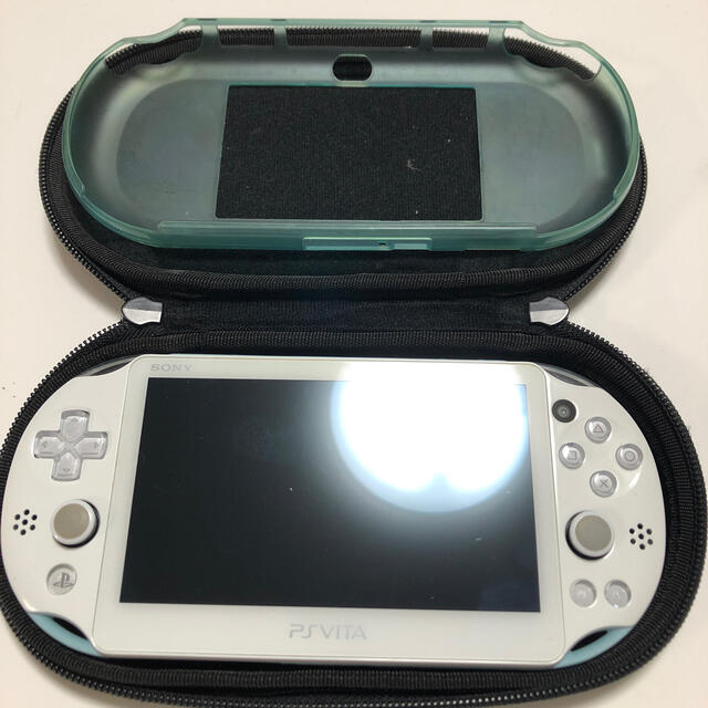 PlayStation®Vita PCH-2000 Wi-Fi ライムブルー 3