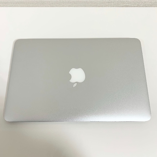 Apple(アップル)の 【かず様専用】MacBook Air (11インチ Mid. 2012) i5 スマホ/家電/カメラのPC/タブレット(ノートPC)の商品写真