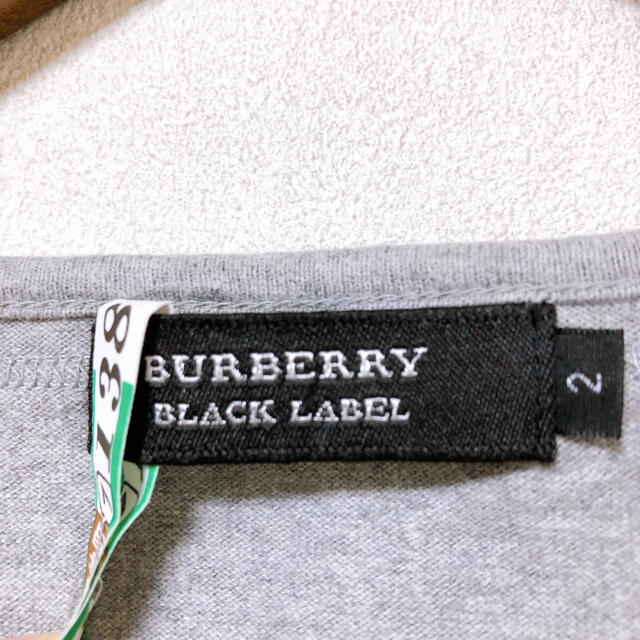 BURBERRY BLACK LABEL(バーバリーブラックレーベル)のバーバリーブラックレーベル  VネックTシャツ　Mサイズ メンズのトップス(Tシャツ/カットソー(半袖/袖なし))の商品写真