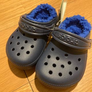 クロックス(crocs)のうい様専用　最終値下げ！クロックスボア付き　新品　14cm(サンダル)