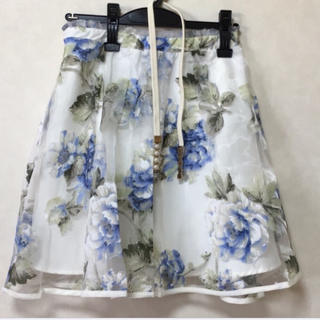 グレイル(GRL)のベルト付き 花柄オーガンジースカート(ひざ丈スカート)