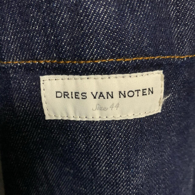 DRIES VAN NOTEN(ドリスヴァンノッテン)のDRIES VAN NOTEN  刺繍入りデニムコート メンズのジャケット/アウター(チェスターコート)の商品写真