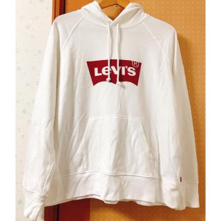 リーバイス(Levi's)の★最終値下げ★ Levi’s / グラフィックスポーツパーカー《ホワイト》(パーカー)