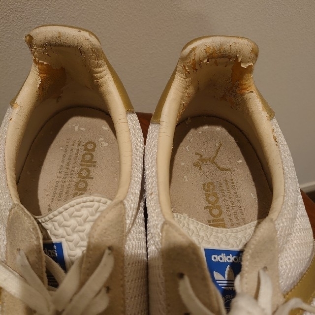 adidas(アディダス)の希少 adidas ホワイト ゴールド　フェンシング　白 金　ヴィンテージ メンズの靴/シューズ(スニーカー)の商品写真