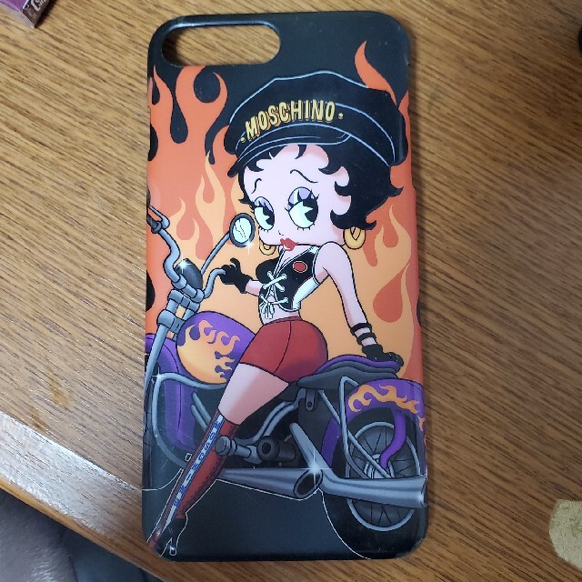 MOSCHINO(モスキーノ)のMOSCHINO　ベティ　iPhone8 +　ケース スマホ/家電/カメラのスマホアクセサリー(iPhoneケース)の商品写真