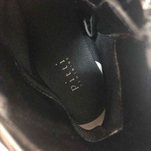 Pitti(ピッティ)の新品同様pittiピッティレインシューズブラック　リボン　ボタン　シンプル レディースの靴/シューズ(レインブーツ/長靴)の商品写真
