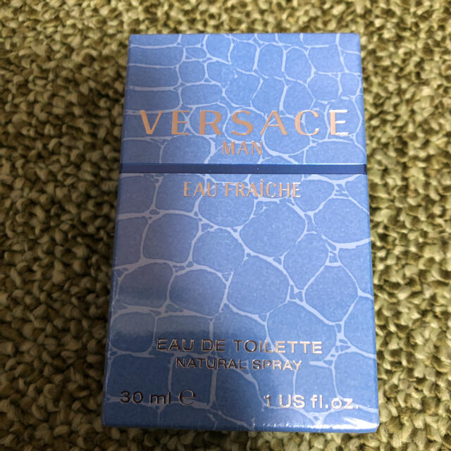 VERSACE(ヴェルサーチ)のヴェルサーチェ ヴェルサーチ マン オーフレッシュ オードトワレ  30mL コスメ/美容の香水(香水(男性用))の商品写真