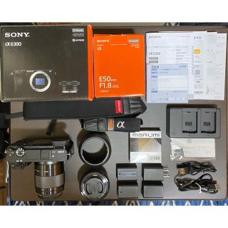 ソニー(SONY)の【美品】SONY α6300レンズキット＋E 50mm F1.8＋アクセサリー(ミラーレス一眼)