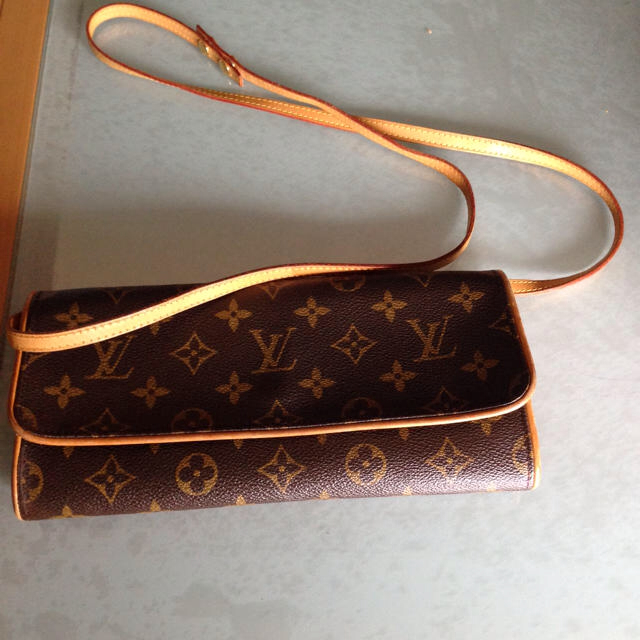 LOUIS VUITTON - ビィトン  ショルダーバッグ