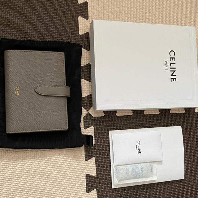 celine(セリーヌ)のセリーヌ　ミディアムストラップウォレット　 レディースのファッション小物(財布)の商品写真