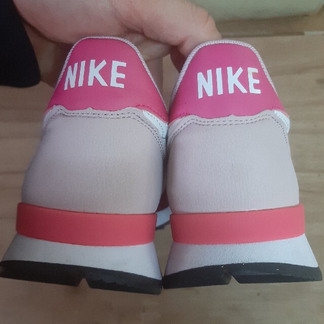 NIKE(ナイキ)のNIKE 　Internationalistナイキ　インターナショナリスト レディースの靴/シューズ(スニーカー)の商品写真