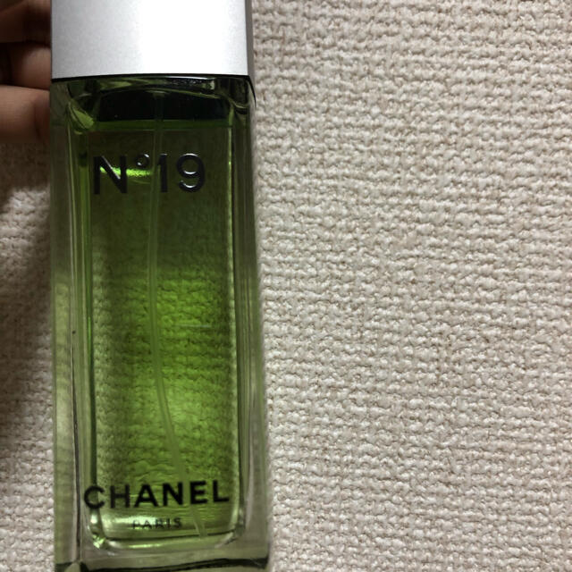 CHANEL(シャネル)のCHANEL 香水 N°19 コスメ/美容の香水(香水(女性用))の商品写真