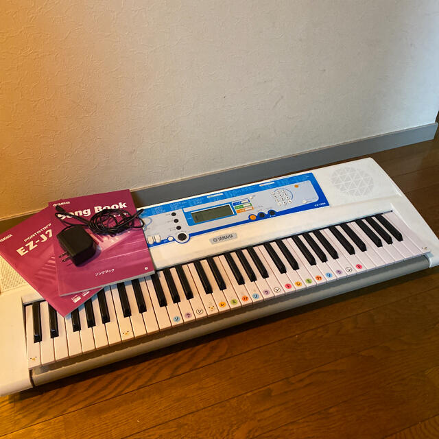 ヤマハ(ヤマハ)のYAMAHA キーボード EZ J200 楽器の鍵盤楽器(キーボード/シンセサイザー)の商品写真