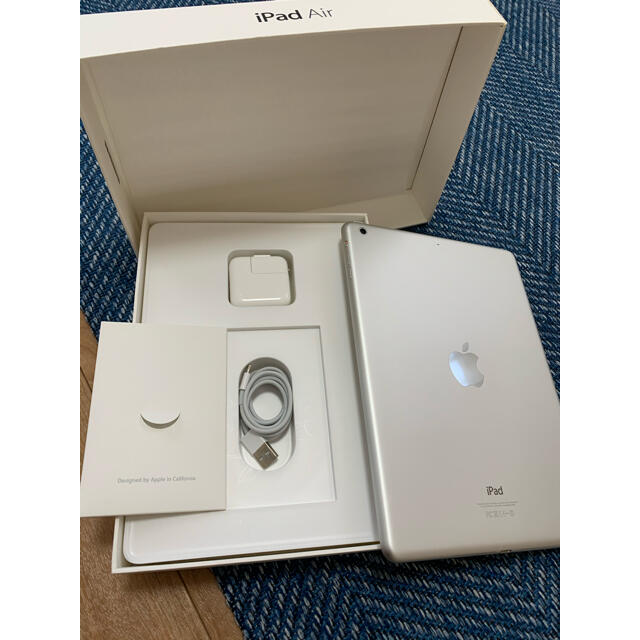 Apple(アップル)のiPad Air Wi-Fi 16GB お値下げ スマホ/家電/カメラのPC/タブレット(タブレット)の商品写真