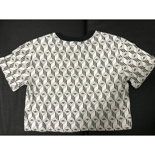 adidas(アディダス)の新品未使用 adidas アディダスオリジナルス クロップド半袖Tシャツ レディースのトップス(Tシャツ(半袖/袖なし))の商品写真