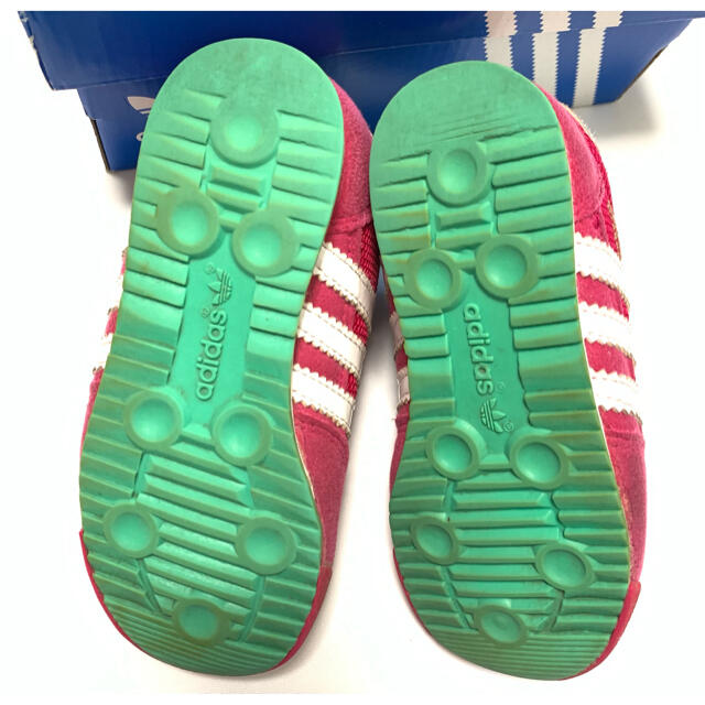 adidas(アディダス)のアディダス  スニーカー　13.5cm キッズ/ベビー/マタニティのベビー靴/シューズ(~14cm)(スニーカー)の商品写真