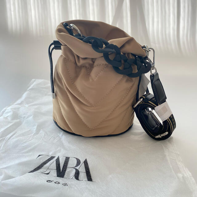ZARA(ザラ)の【新品未使用】ZARA ザラ キルティング ショルダーバッグ BAG ベージュ レディースのバッグ(ショルダーバッグ)の商品写真