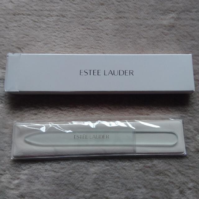 Estee Lauder(エスティローダー)の爪磨き　ESTEE LAUDER コスメ/美容のネイル(ネイルケア)の商品写真