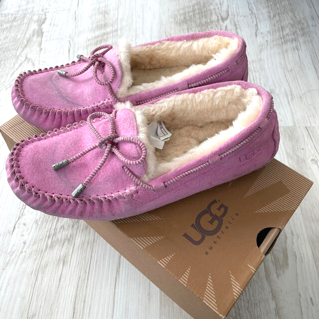 UGG(アグ)のUGG モカシン　US8 24.5〜25㎝ レディースの靴/シューズ(スリッポン/モカシン)の商品写真