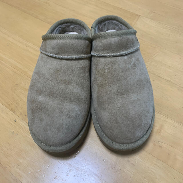 FRAMeWORK(フレームワーク)の【UGG】 CLASSIC SLIPPER   ベージュ　23 レディースの靴/シューズ(スリッポン/モカシン)の商品写真