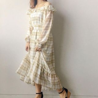 ミスティウーマン(mysty woman)のチェック柄シフォンロングワンピース(ロングワンピース/マキシワンピース)