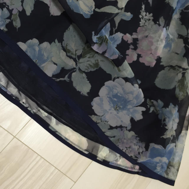 Rirandture(リランドチュール)のRirandureの花柄スカート レディースのスカート(ひざ丈スカート)の商品写真