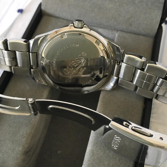 GUESS(ゲス)のGUESS ゲスUS限定　ラインストーンウォッチ　耐水性　腕時計 レディースのファッション小物(腕時計)の商品写真