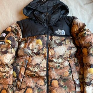 シュプリーム(Supreme)のM 極美品 Supreme / North Face Nuptse Leaves(ダウンジャケット)