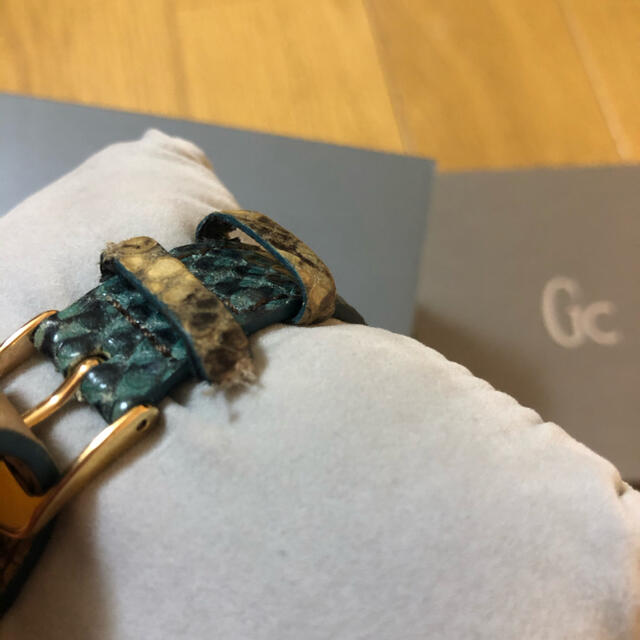 GUESS(ゲス)のguess Gc クロコ　腕時計　レディース レディースのファッション小物(腕時計)の商品写真